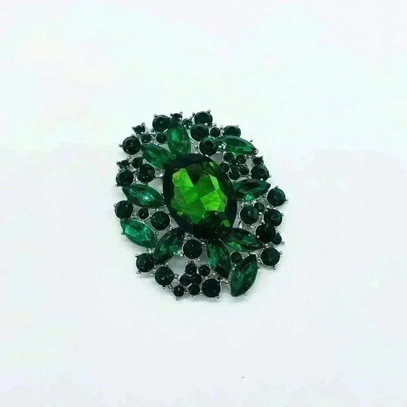 Vintage Green Brooch - Picture 1 of 2